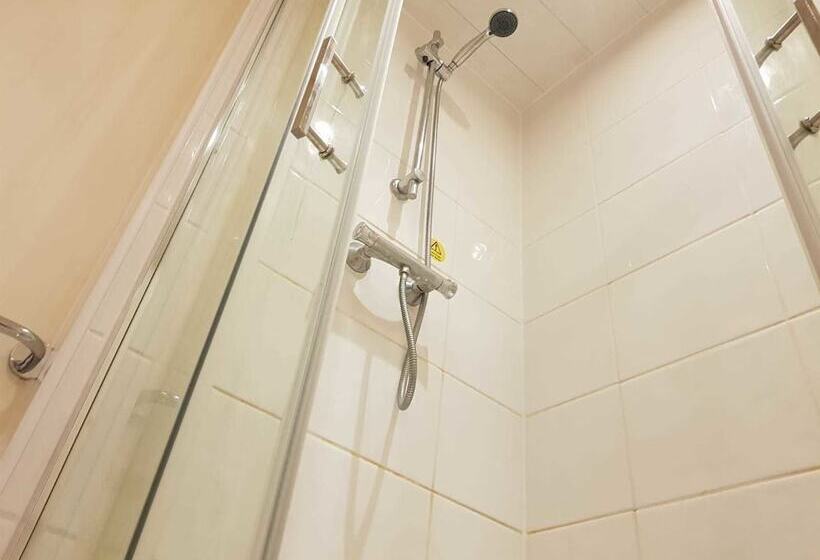 ベッドアンドブレックファースト Finedon Lodge