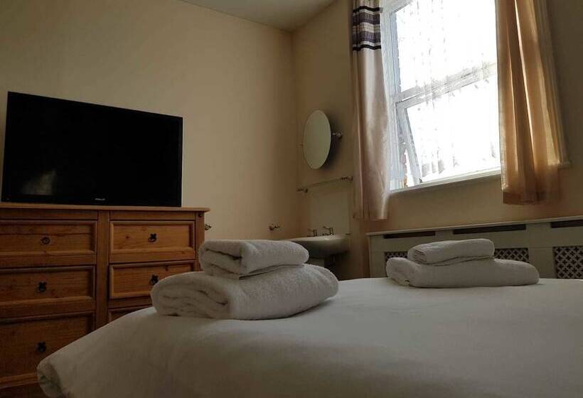 ベッドアンドブレックファースト Finedon Lodge