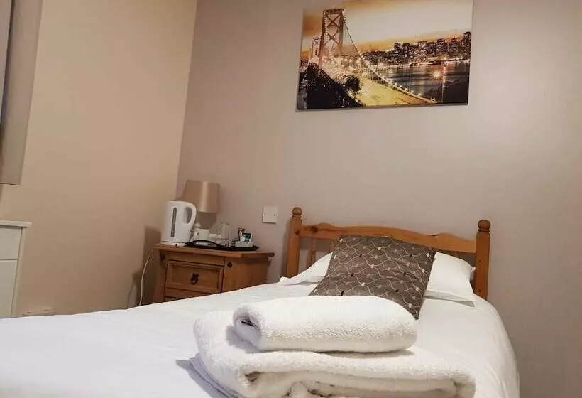 Aamiaismajoitus (B&B) Finedon Lodge