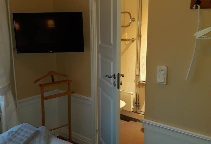 مبيت وإفطار Lilla Hotellet