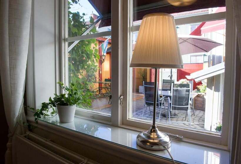 مبيت وإفطار Lilla Hotellet