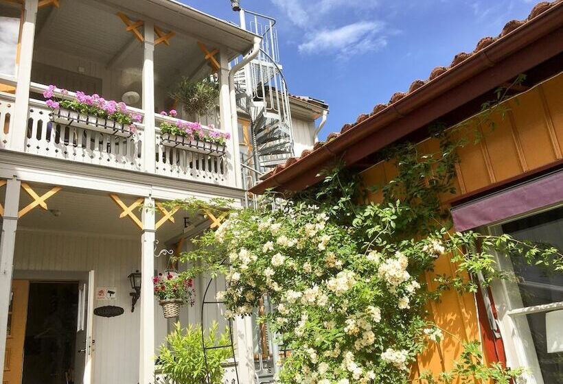 مبيت وإفطار Lilla Hotellet