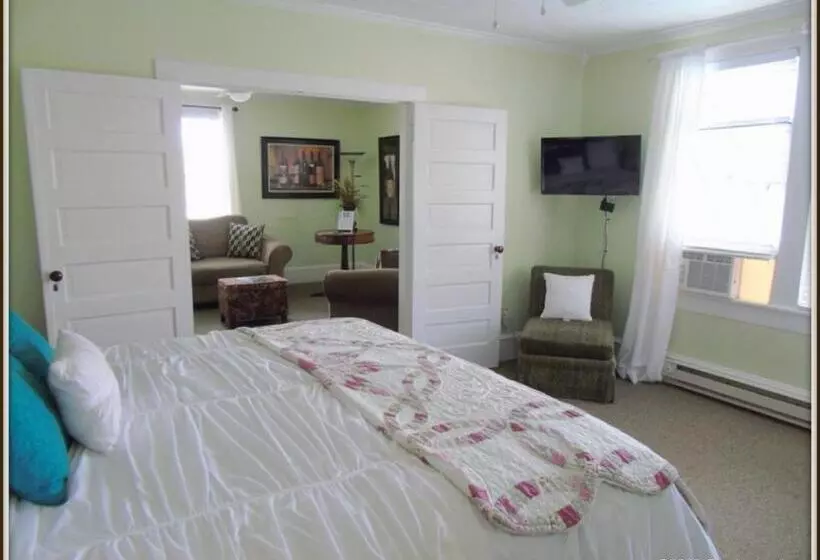 Aamiaismajoitus (B&B) The Charleston Inn Hendersonville Nc