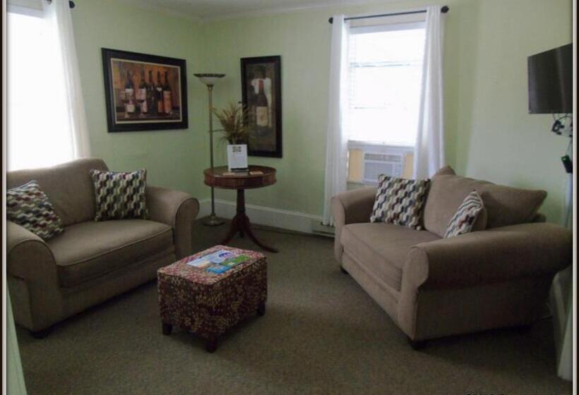 ベッドアンドブレックファースト The Charleston Inn Hendersonville Nc