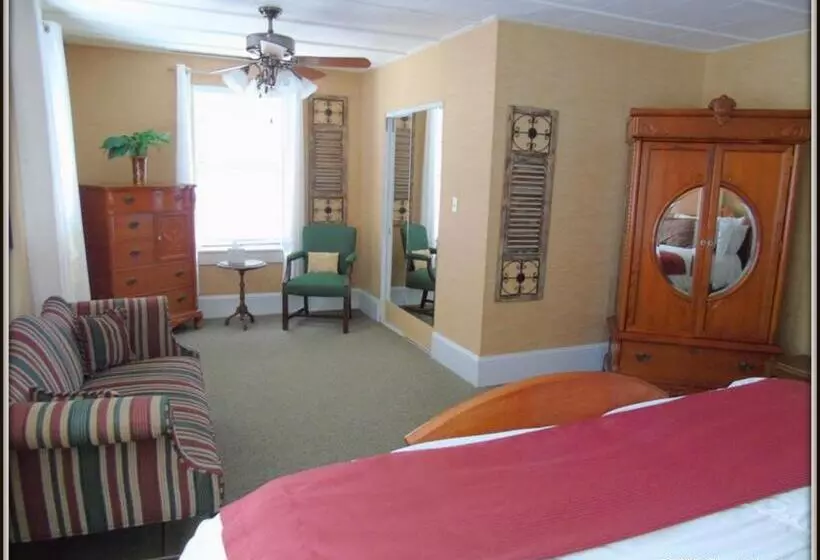 Aamiaismajoitus (B&B) The Charleston Inn Hendersonville Nc