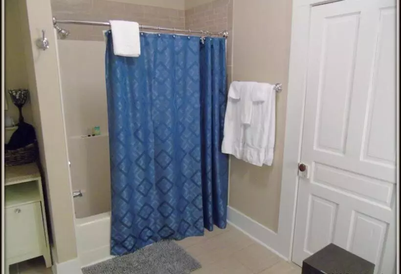 Aamiaismajoitus (B&B) The Charleston Inn Hendersonville Nc