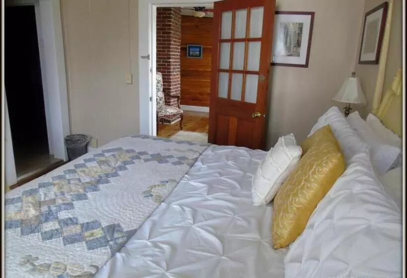 Aamiaismajoitus (B&B) The Charleston Inn Hendersonville Nc