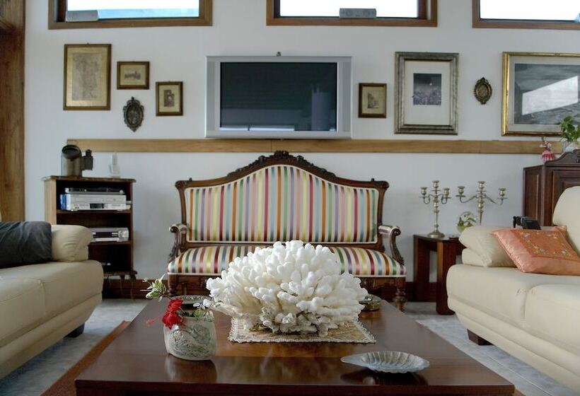 Отель Bay House