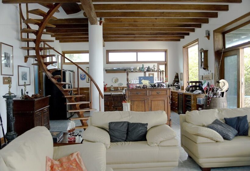 Отель Bay House