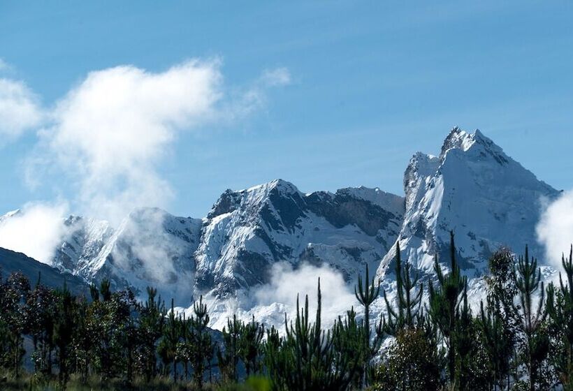 בית מלון כפרי Churup Mountain Lodge