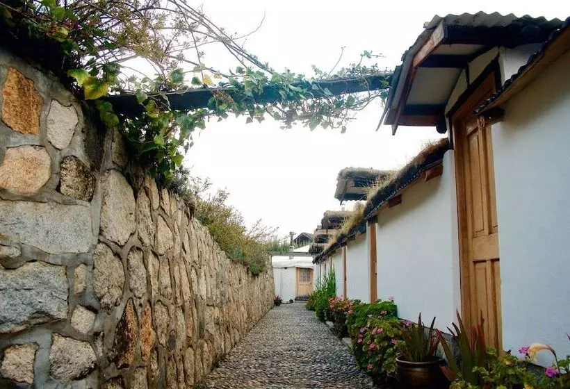 هتل Churup Mountain Lodge