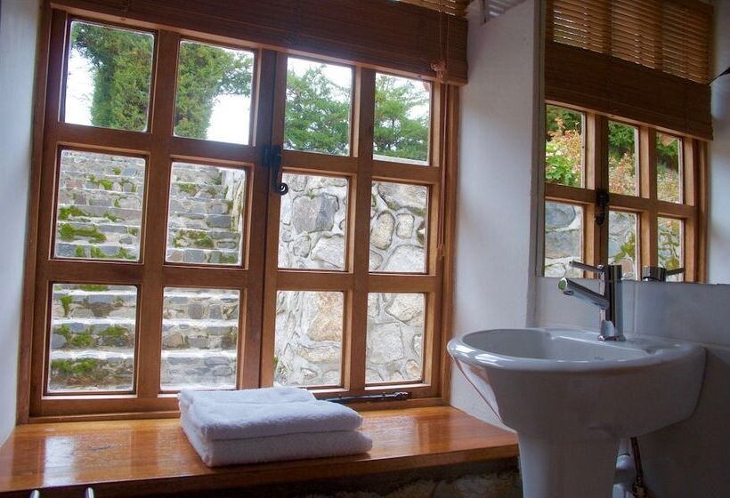 בית מלון כפרי Churup Mountain Lodge