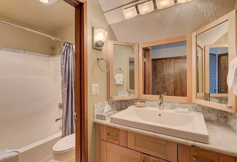 Hotelli Inn At Otter Crest