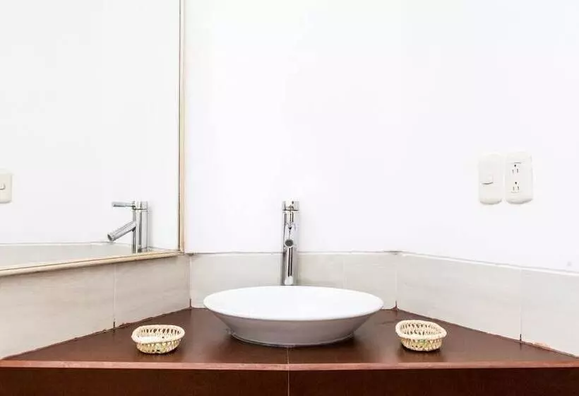 ホテル Kusi Lodge