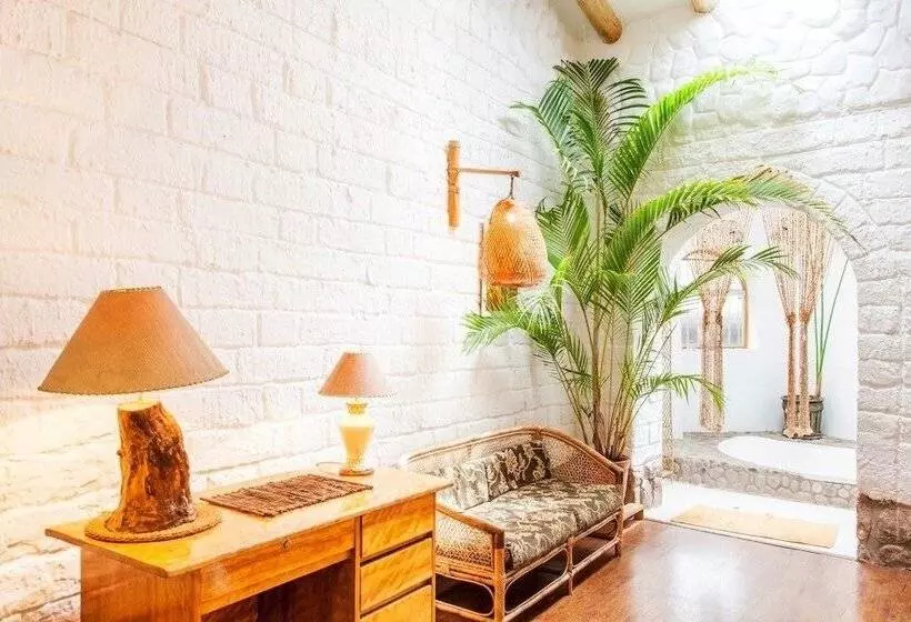 ホテル Kusi Lodge