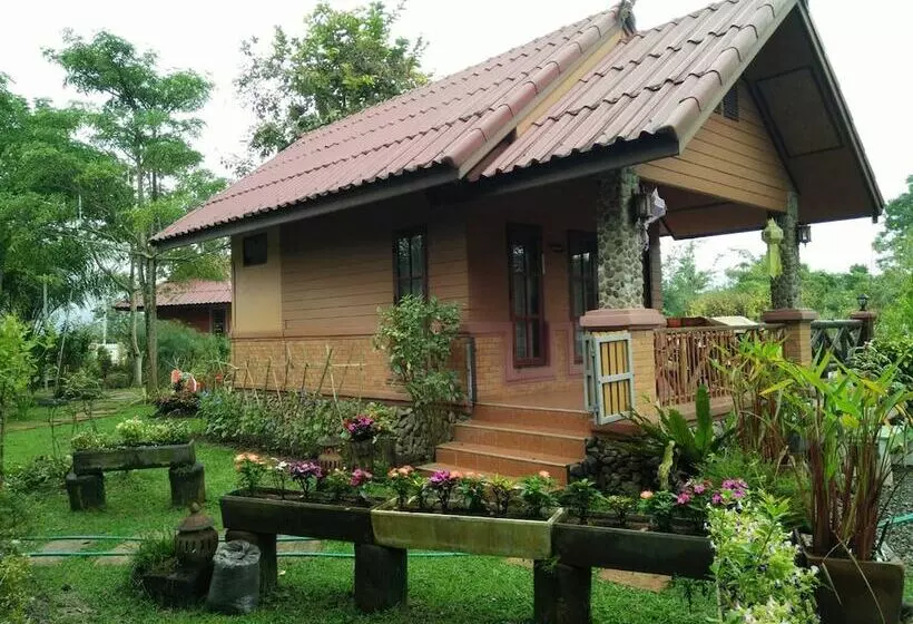 Hotelli Maesai Doi View Resort