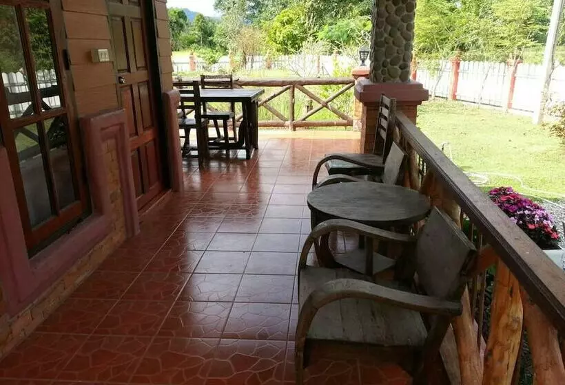 Hotelli Maesai Doi View Resort