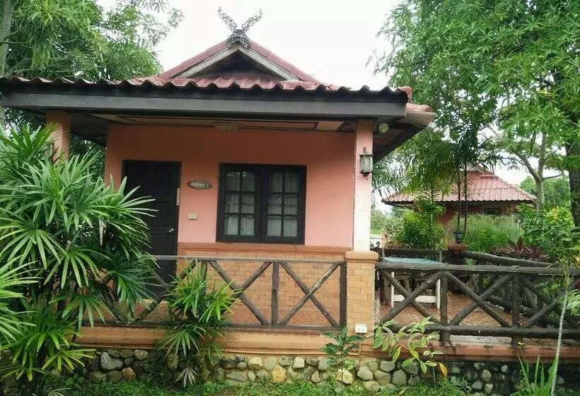 Hotelli Maesai Doi View Resort