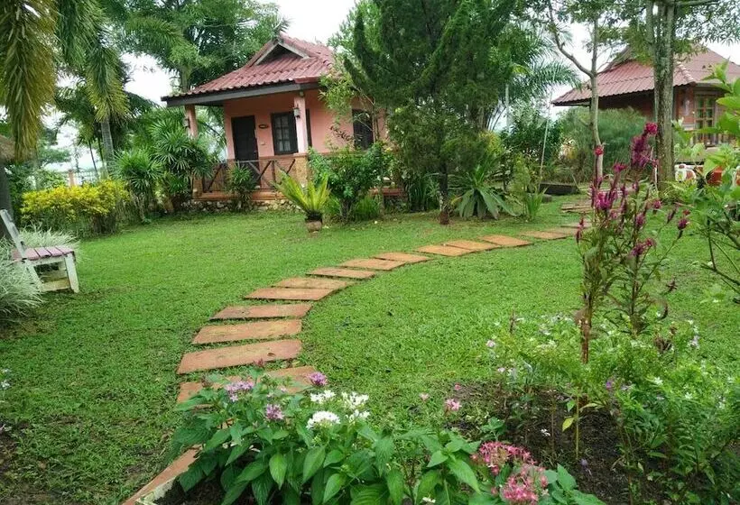 Hotelli Maesai Doi View Resort