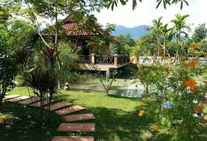 Hotelli Maesai Doi View Resort