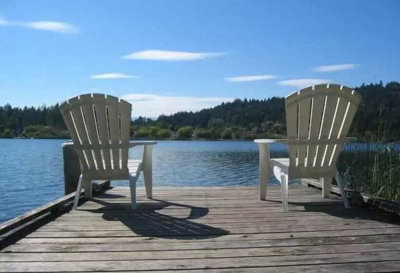 Lakeshore On Salt Spring