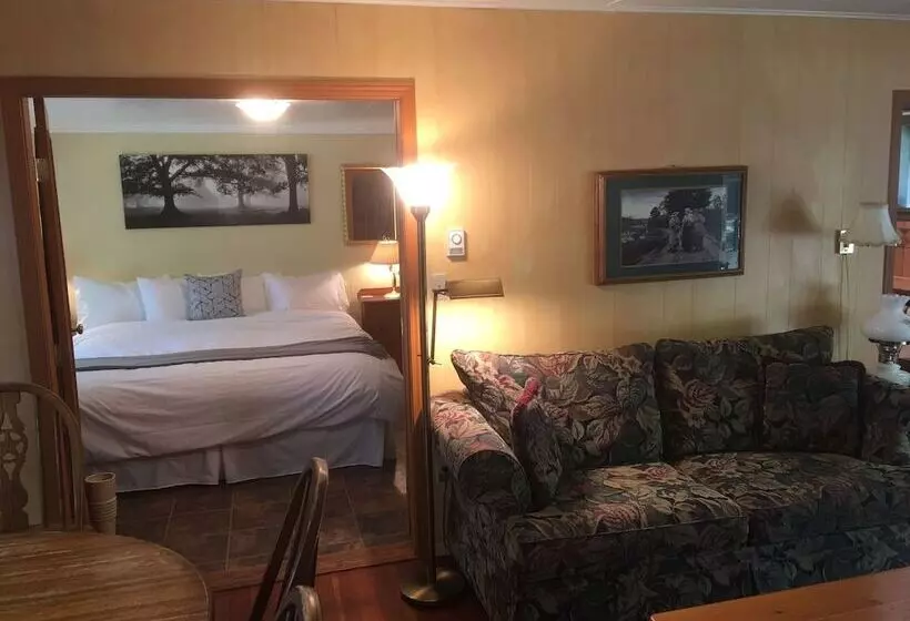 Lakeshore On Salt Spring