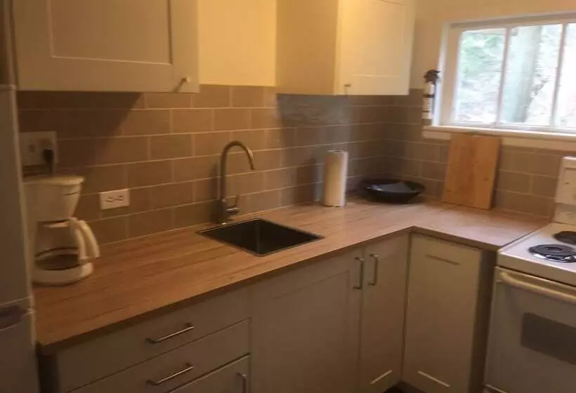 Lakeshore On Salt Spring