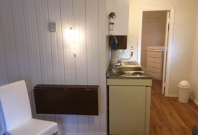 Lakeshore On Salt Spring