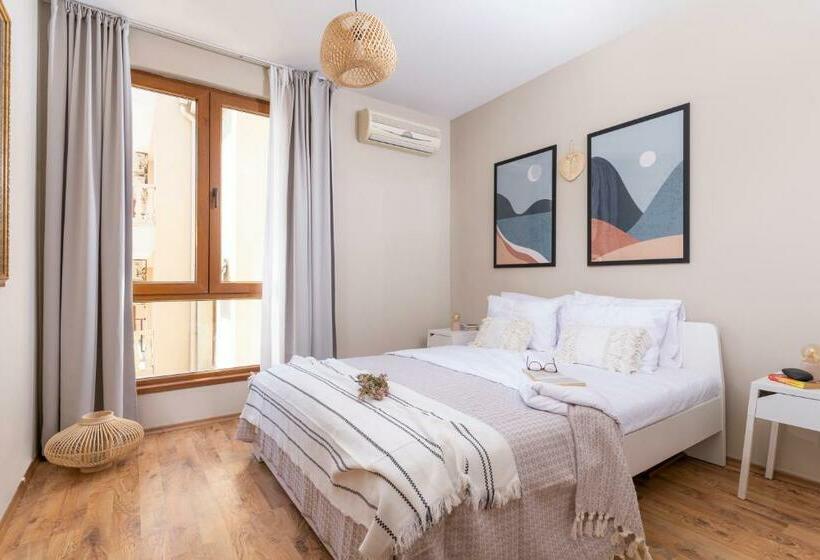 Royal Bay Apartments With Self Check In