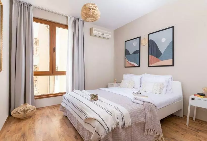 Royal Bay Apartments With Self Check In