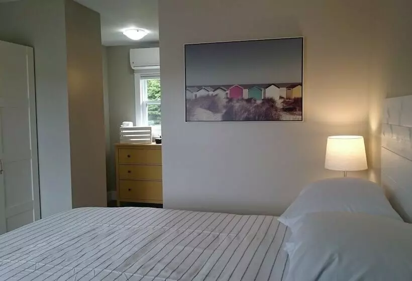 Motelli North Rustico Harbour Inn