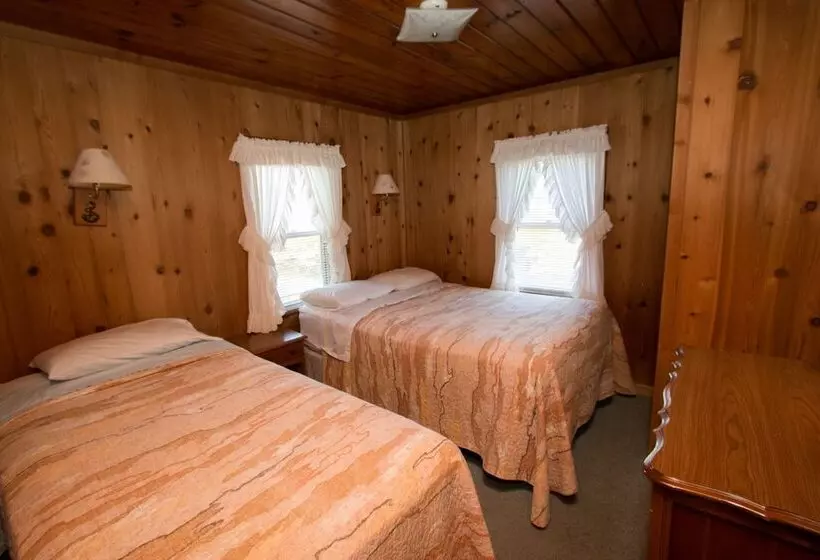 Outer Banks Motel   Village Accommodations