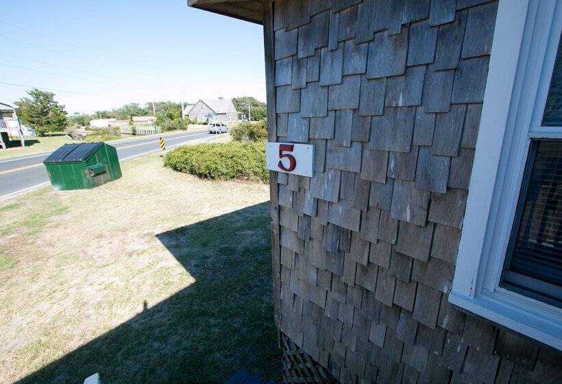 Outer Banks Motel   Village Accommodations