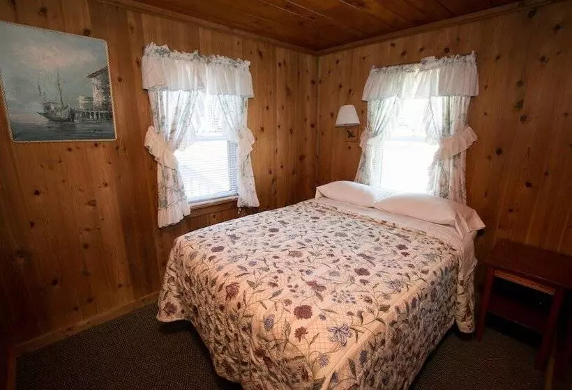 Outer Banks Motel   Village Accommodations