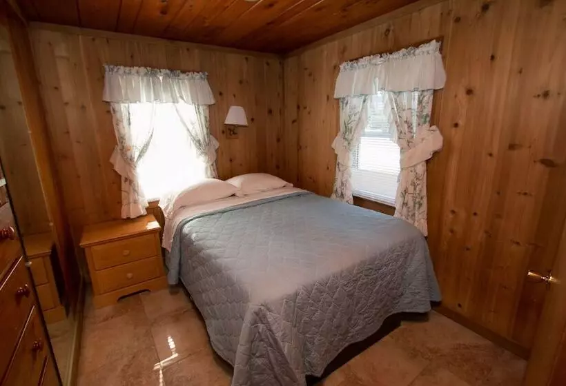 Outer Banks Motel   Village Accommodations