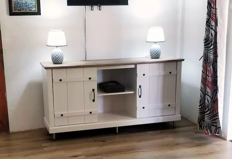 پانسیون Bananaquit Apartments