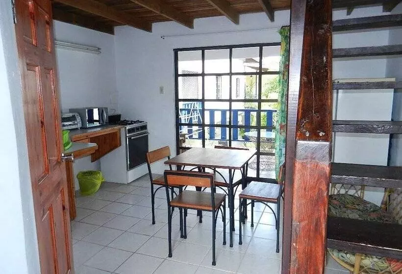 پانسیون Bananaquit Apartments