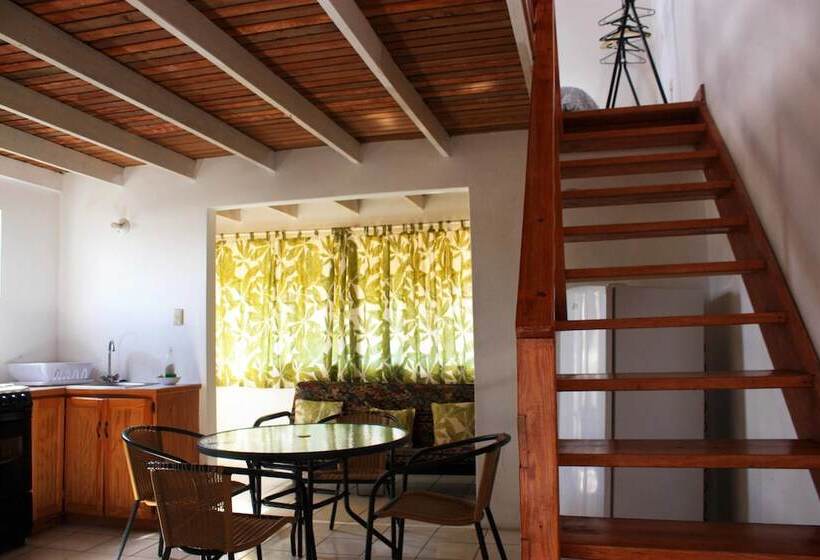 پانسیون Bananaquit Apartments