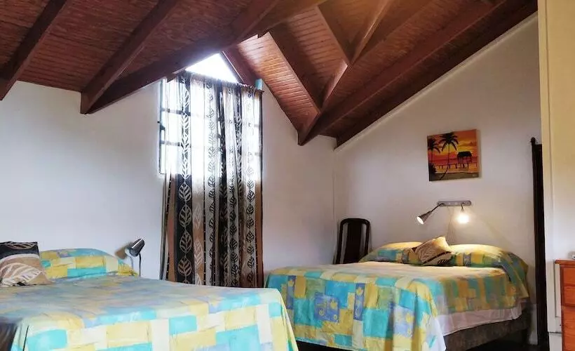 پانسیون Bananaquit Apartments