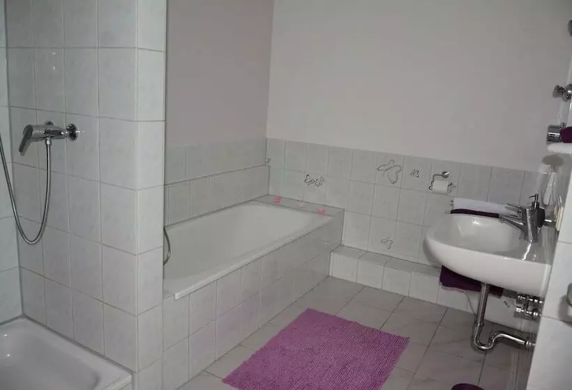 Majatalo Ferienwohnungen Steinhof Littmann