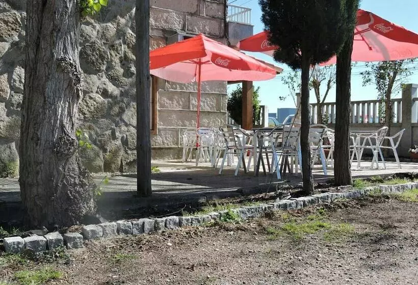 ペンション Hostal Restaurante Cobas