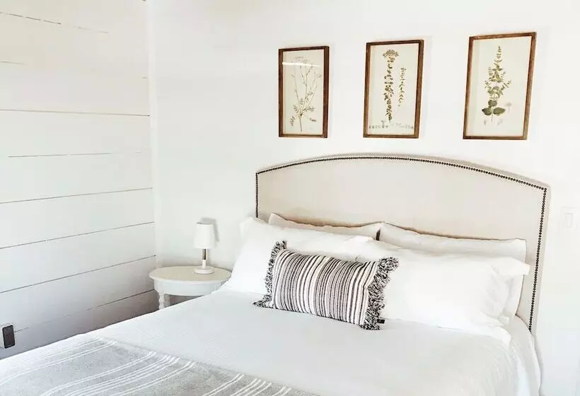 Majatalo The Landing Hotel And Dining