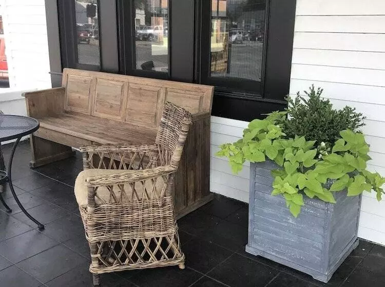 Majatalo The Landing Hotel And Dining