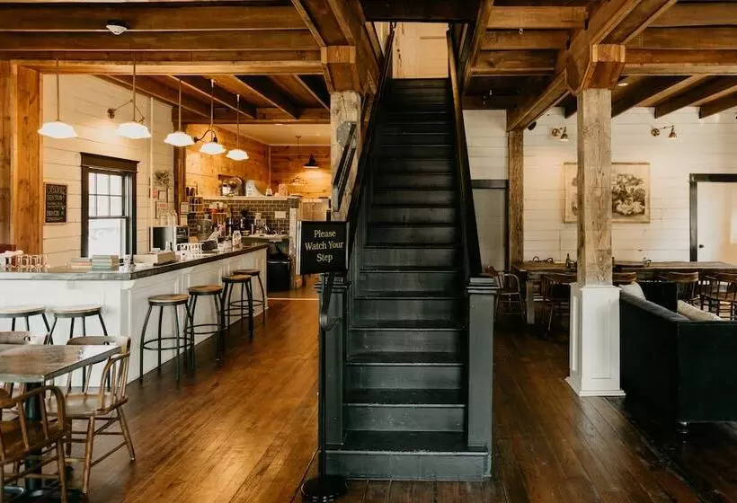 Majatalo The Landing Hotel And Dining