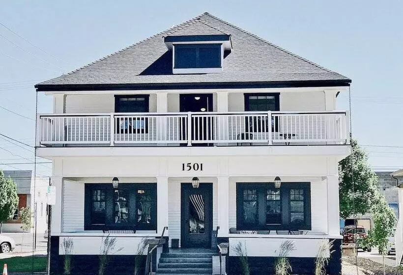 Majatalo The Landing Hotel And Dining