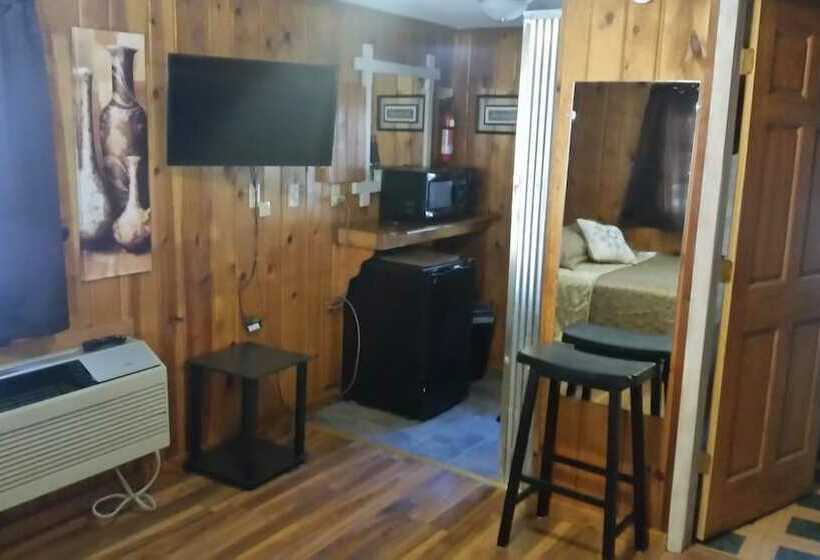 Ponderosa Pines Inn And Cabins