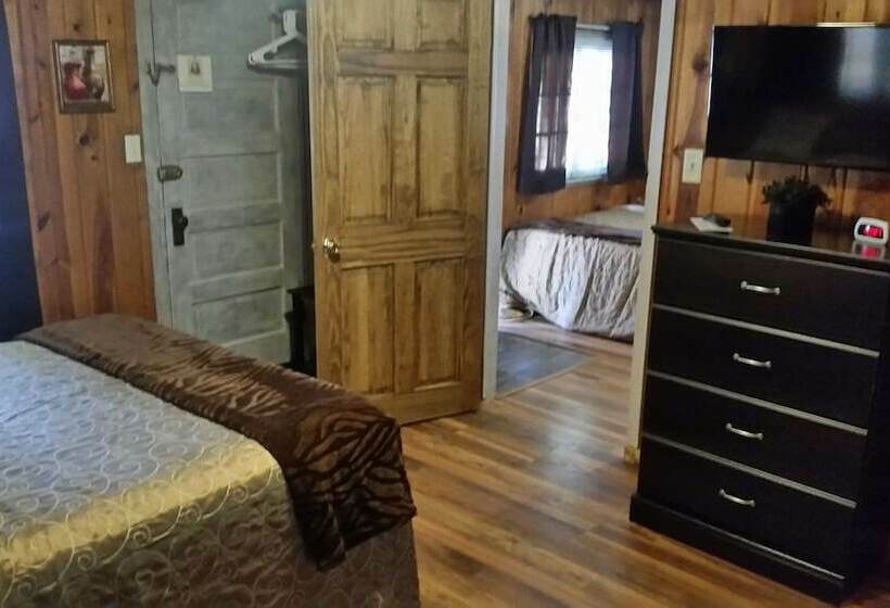 Ponderosa Pines Inn And Cabins