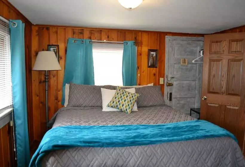 Ponderosa Pines Inn And Cabins