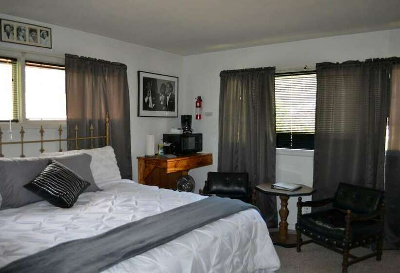 Ponderosa Pines Inn And Cabins