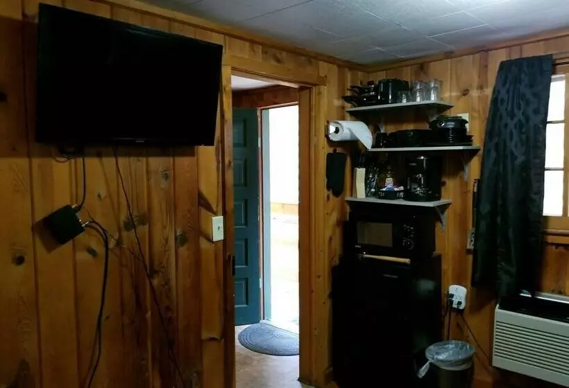 Ponderosa Pines Inn And Cabins